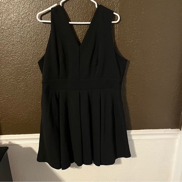 Reversible Black Plus Size Sexy Mini Dress with Gold Zipper, Size 3XL - Picture 1 of 4